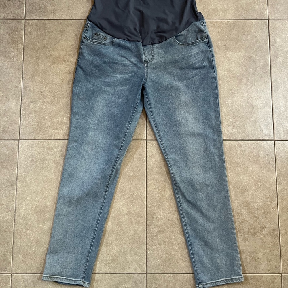 Comfortable light Blue Maternity Jeans XL 
No brand label